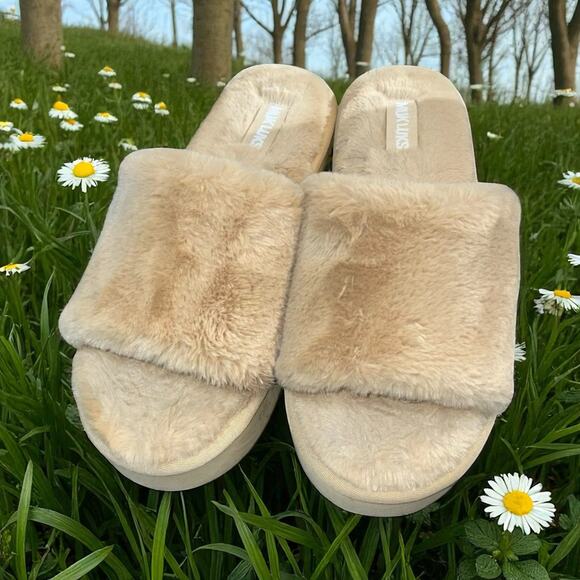 Muk Luks Platform Slippers Medium 7/8 Kirstey Comfy Slide Faux Fur Plush Lined - Picture 1 of 14